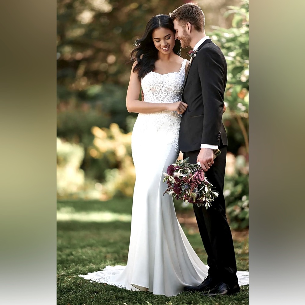 Elegant White Lace Bodice Mermaid Wedding Dress